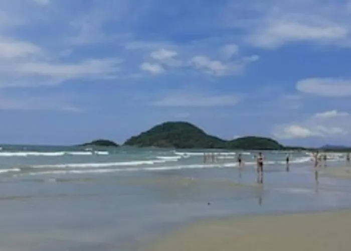 Casa A 5 Minutos A Pe Da Praia Da Enseada!