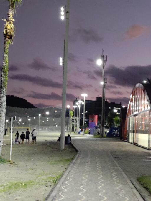 Casa A 5 Minutos A Pe Da Da Enseada!