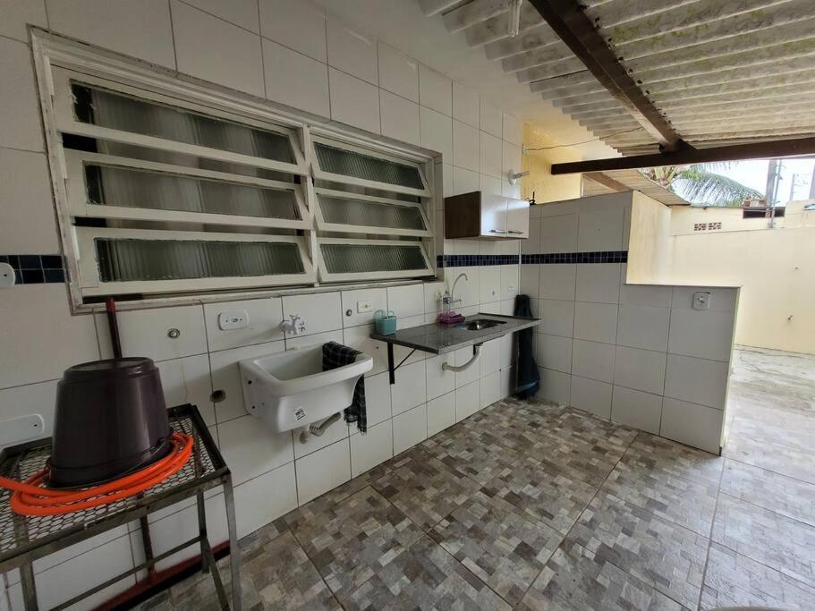Casa A 5 Minutos A Pe Da Da Enseada!